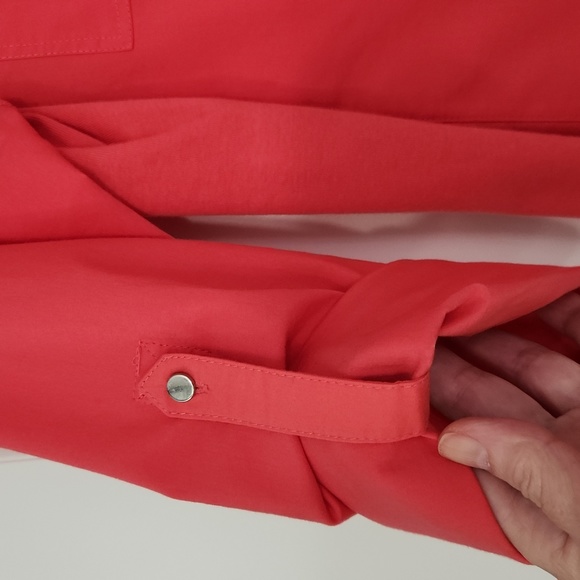 Pretty bright pink button down blouse by Croft & Barrow in great condition - Picture 4 of 8